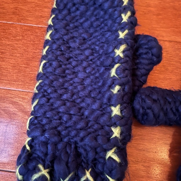 Free People All Tous Mittens OS - Picture 3 of 7